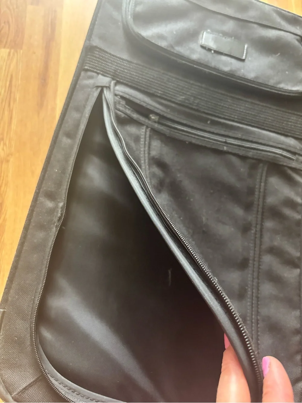 Travelpro B5 crew suitcase with rare sliding handle